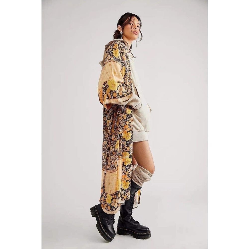 Spell Floral Patterned Robe - Yellow and Black - Picture 2 of 11